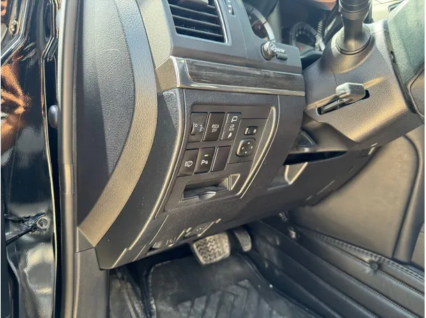 Car image 29