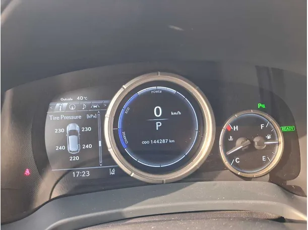 Car image 18