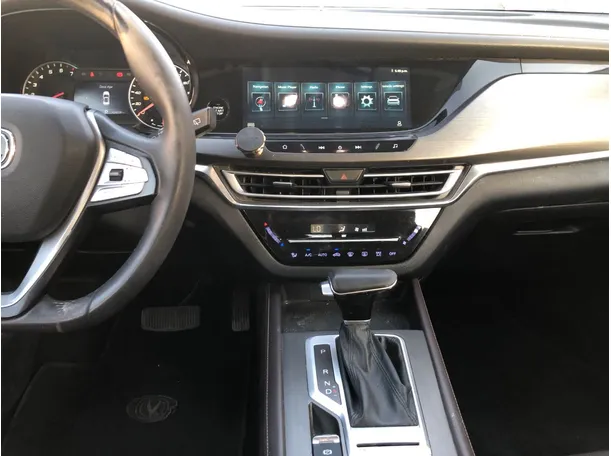 Car image 17
