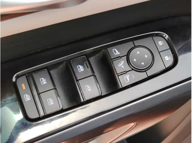 Car image 31