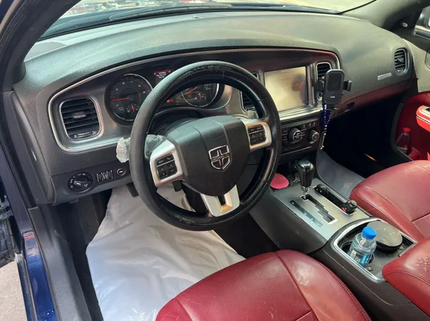 Car image 10
