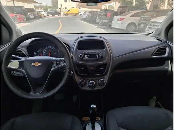 Car image 10
