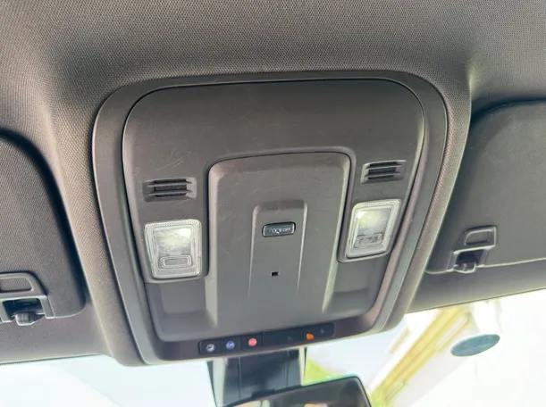 Car image 27