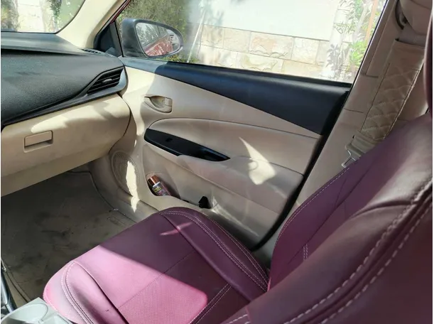 Car image 29