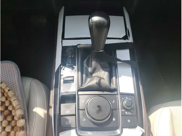 Car image 19