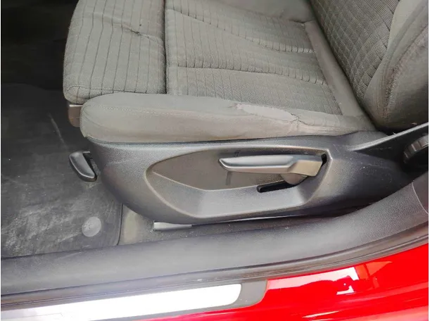 Car image 37