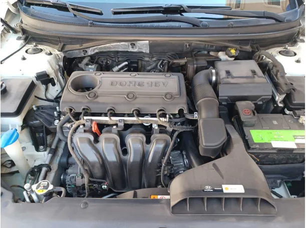 Car image 24