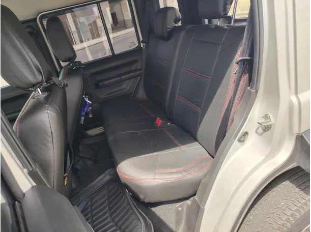 Car image 16