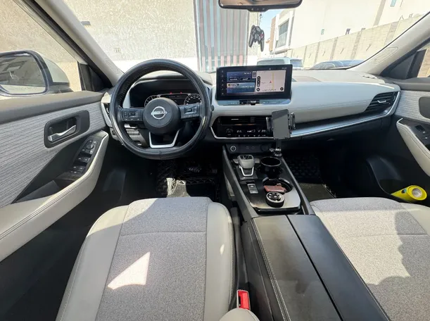 Car image 15