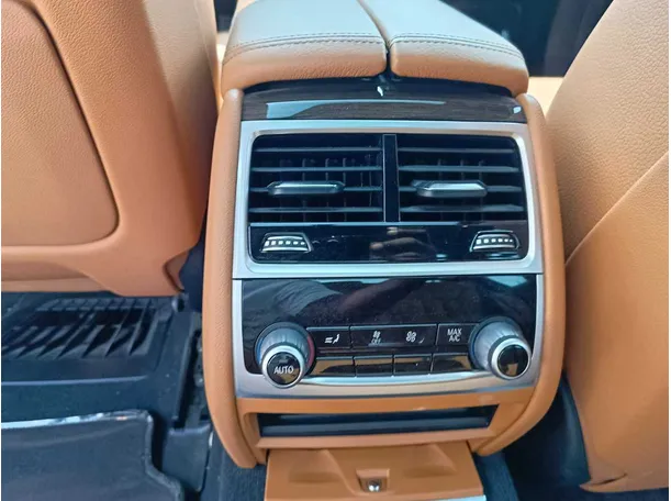 Car image 35
