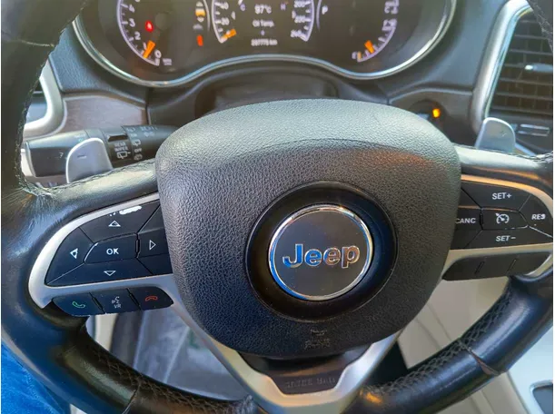 Car image 30