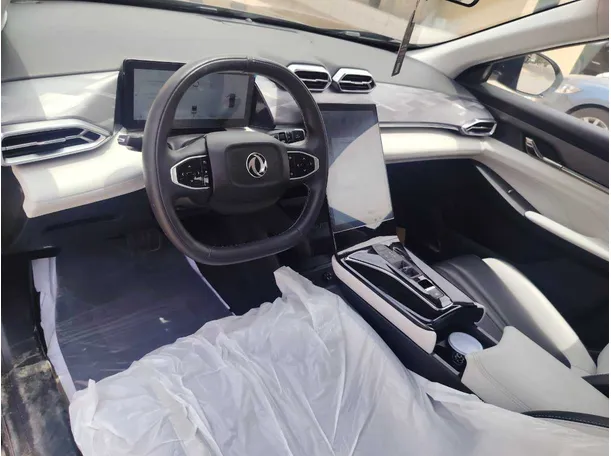 Car image 13