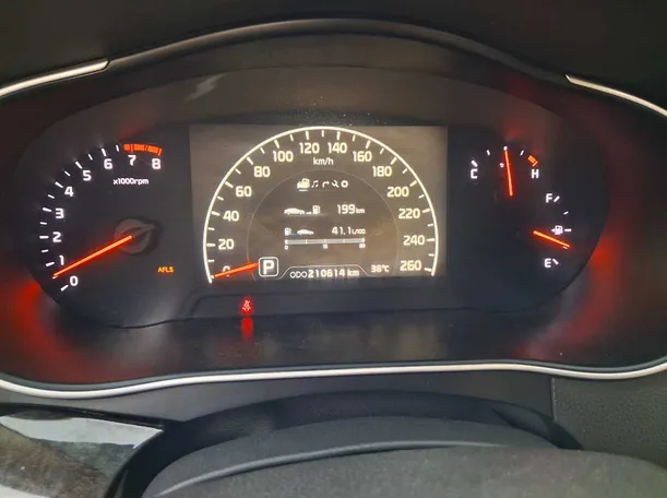 Car image 19