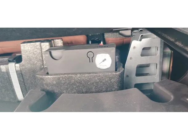 Car image 30