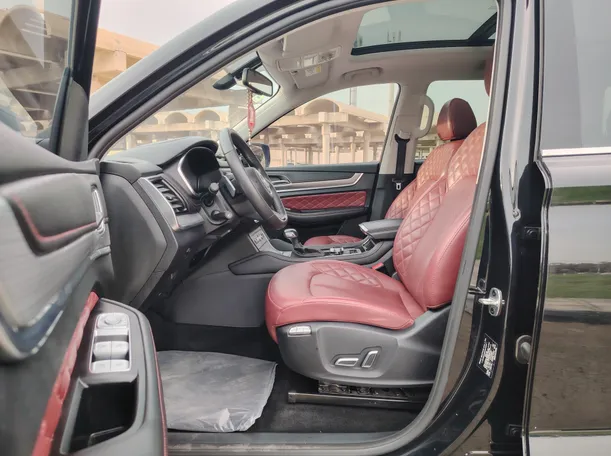 Car image 13
