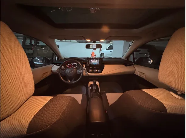Car image 14