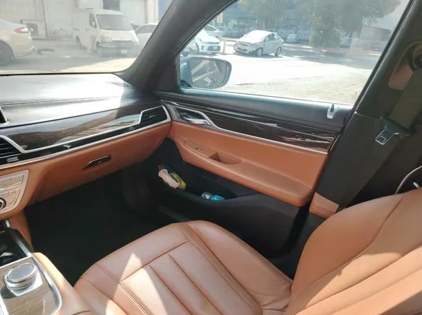 Car image 33