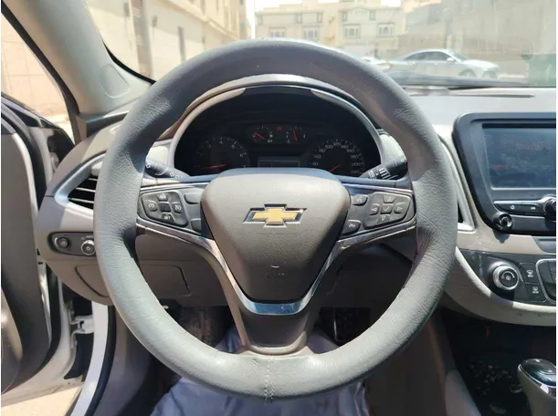 Car image 21
