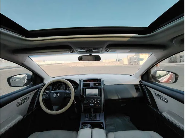 Car image 17