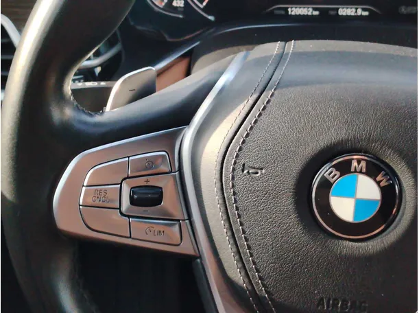 Car image 37