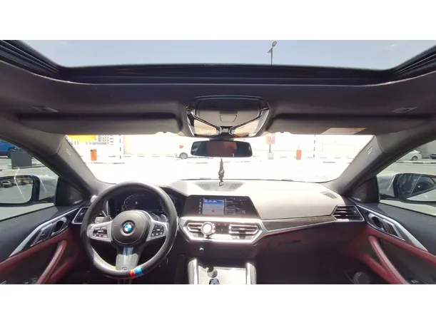 Car image 14