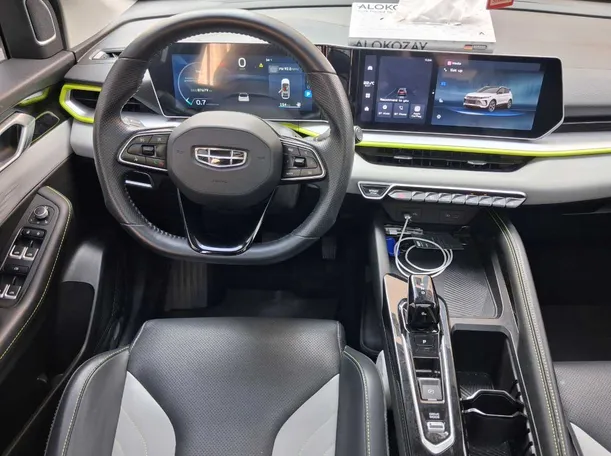Car image 16
