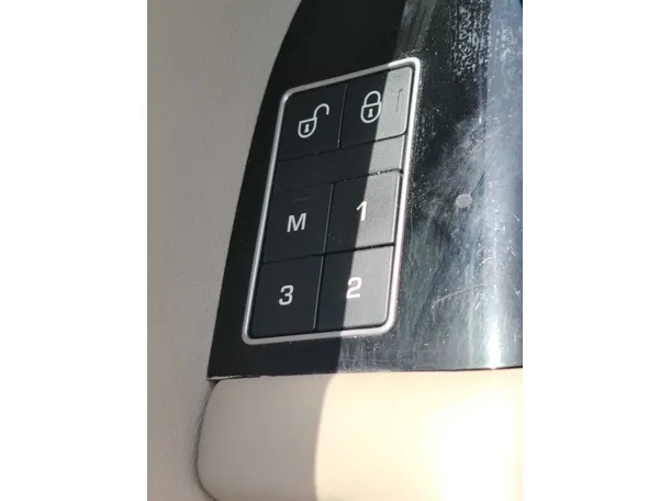 Car image 38