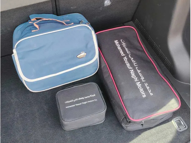 Car image 33