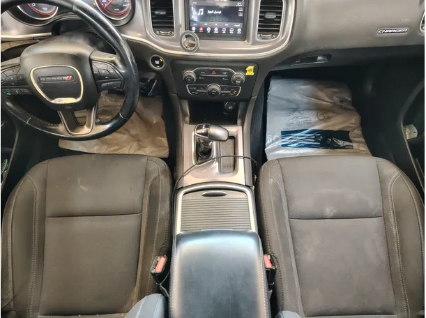 Car image 18