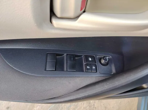 Car image 35