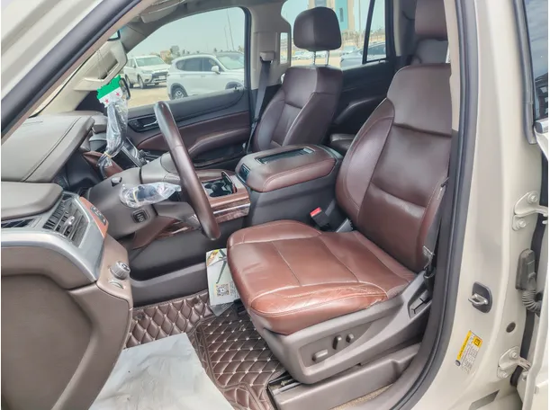 Car image 13