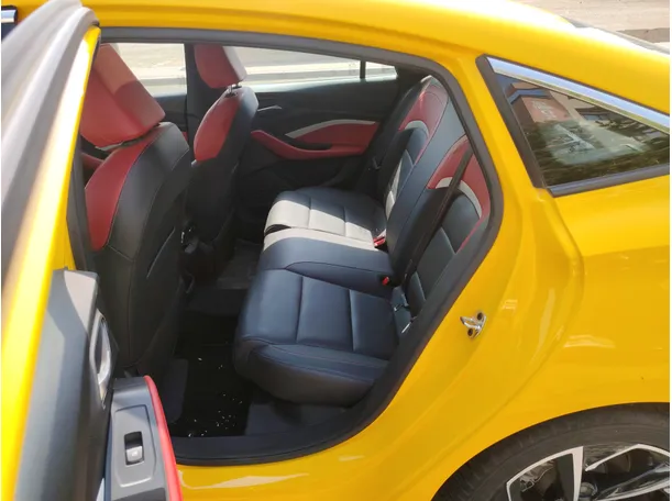 Car image 15