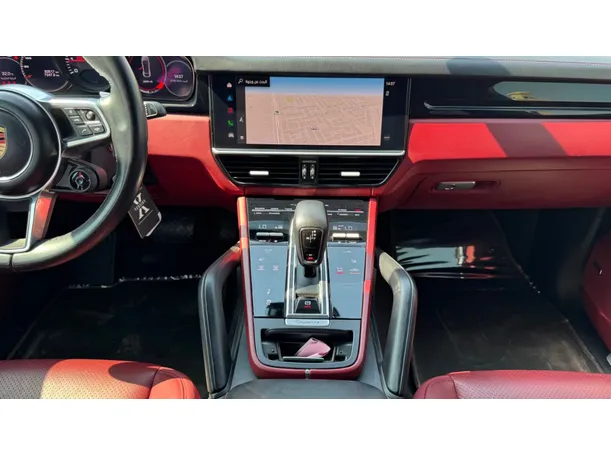 Car image 17