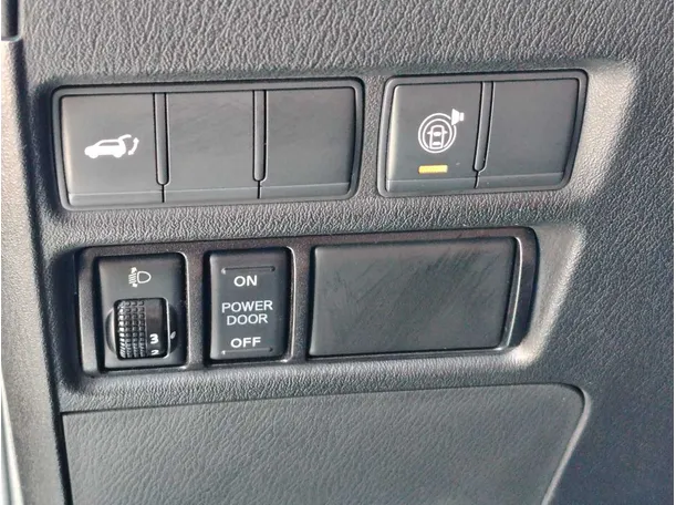 Car image 34