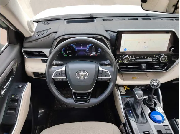 Car image 24