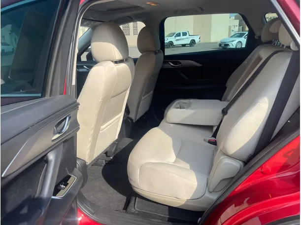 Car image 16