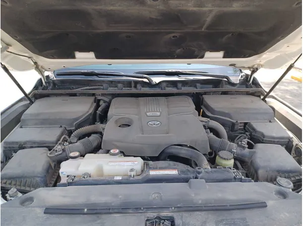 Car image 26
