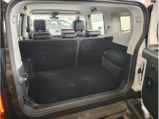 Car image 32