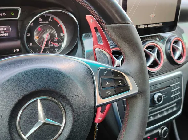 Car image 30