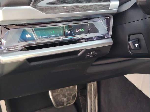 Car image 33