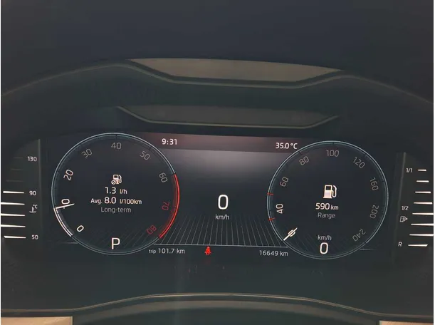 Car image 18