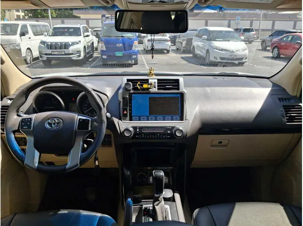 Car image 15