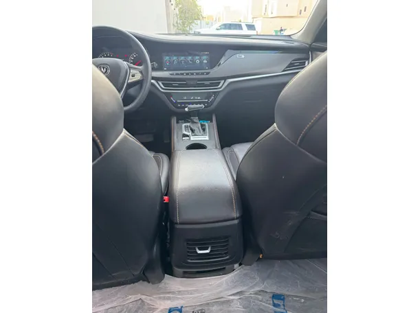 Car image 19