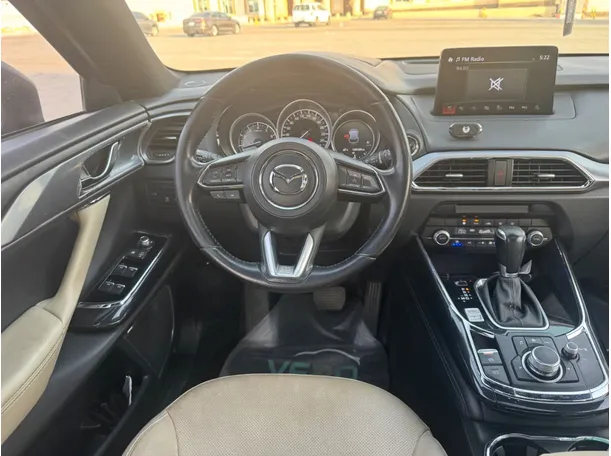 Car image 17