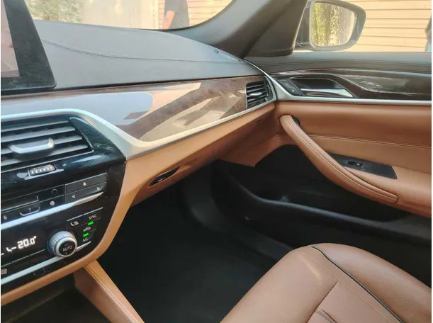 Car image 24