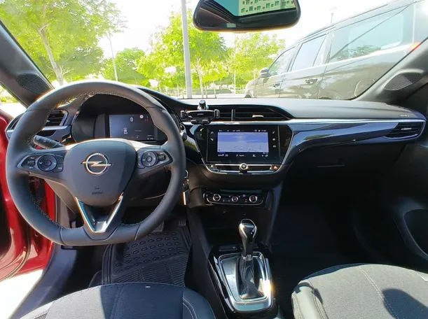 Car image 14
