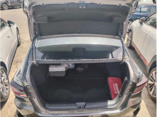Car image 30