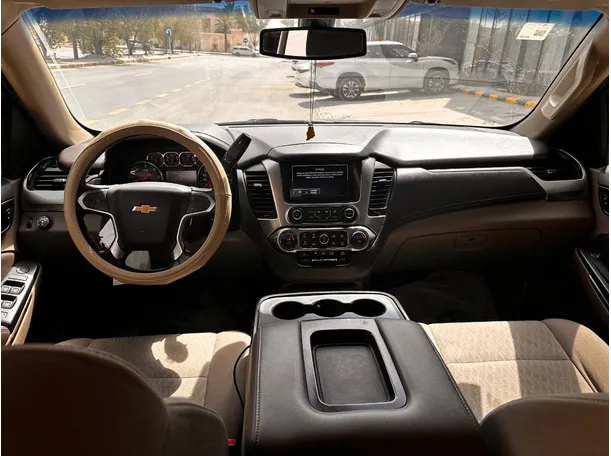 Car image 17