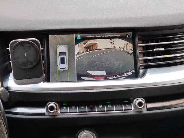 Car image 20