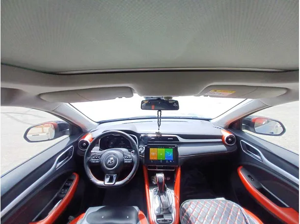 Car image 13